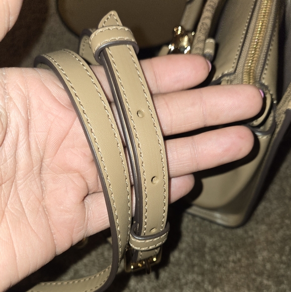 SOLD‼️NWT Michael Kors Marilyn Small Logo Crossbody Bag - Picture 12 of 13